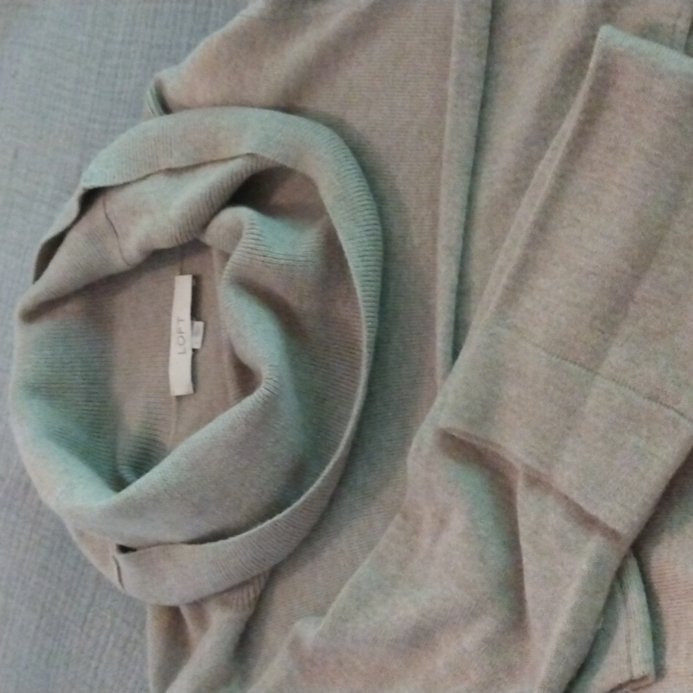 LOFT size L long sleeved cowl neck acrylic tunic length pullover EUC